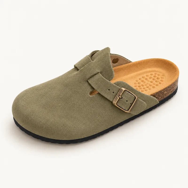 Mule fermée en daim, coloris Kaki, vue de trois quarts