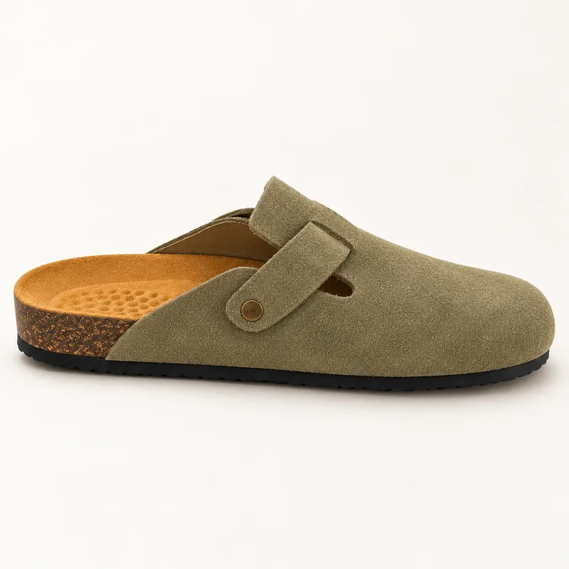 Mule fermée en daim, coloris Kaki, vue de profil