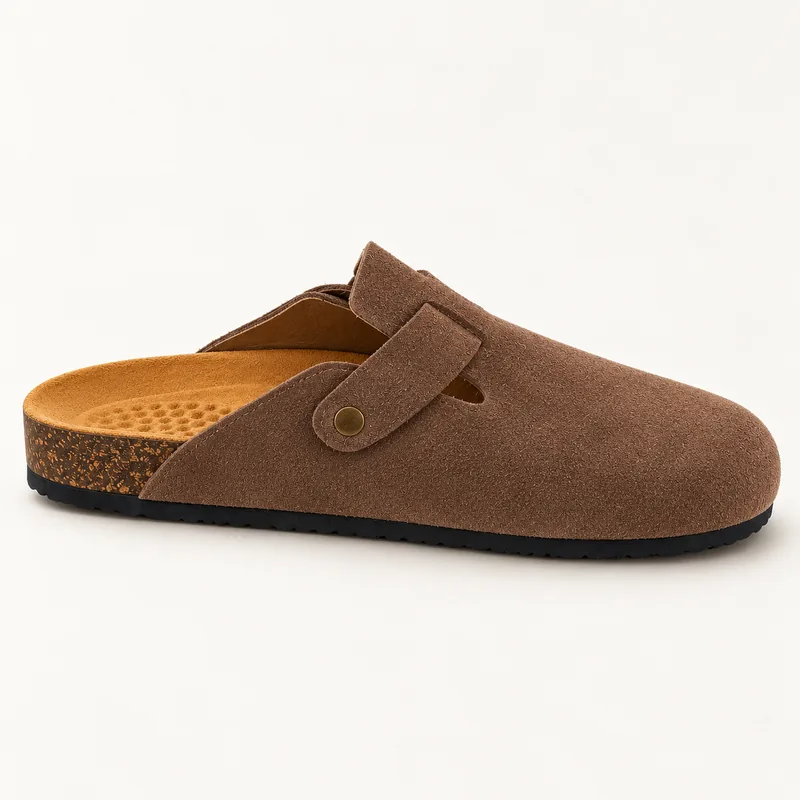Mule fermée en daim, coloris Marron, vue de profil